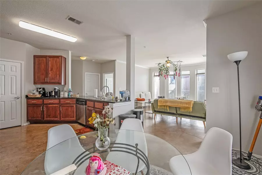 910 W 25th ST #406, Austin, TX 78705