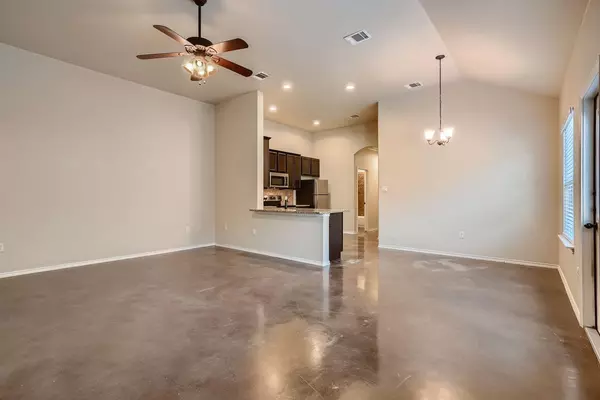 Buda, TX 78610,246 Joanne LOOP #B