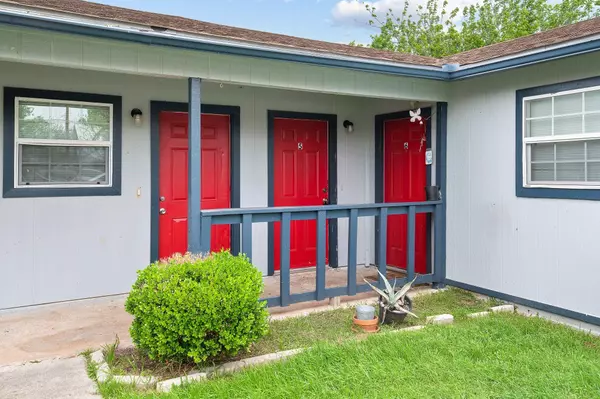1611 Jones ST #5, Taylor, TX 76574