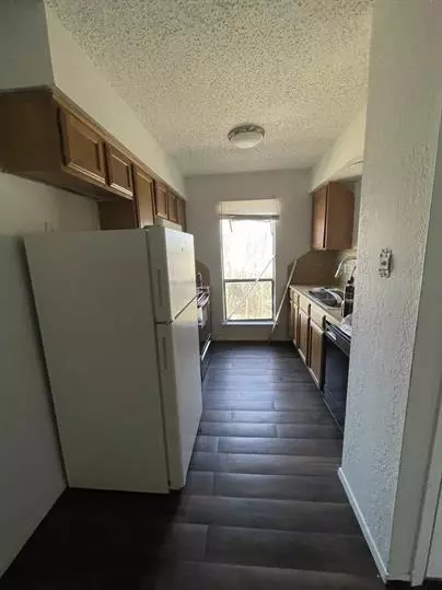 1101 Bois Darc ST #B, Lockhart, TX 78644