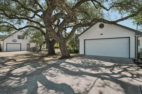 Georgetown, TX 78633,104 Kyle LN
