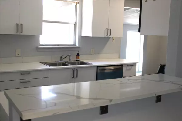 Austin, TX 78732,3300 Fritz Hughes Park RD