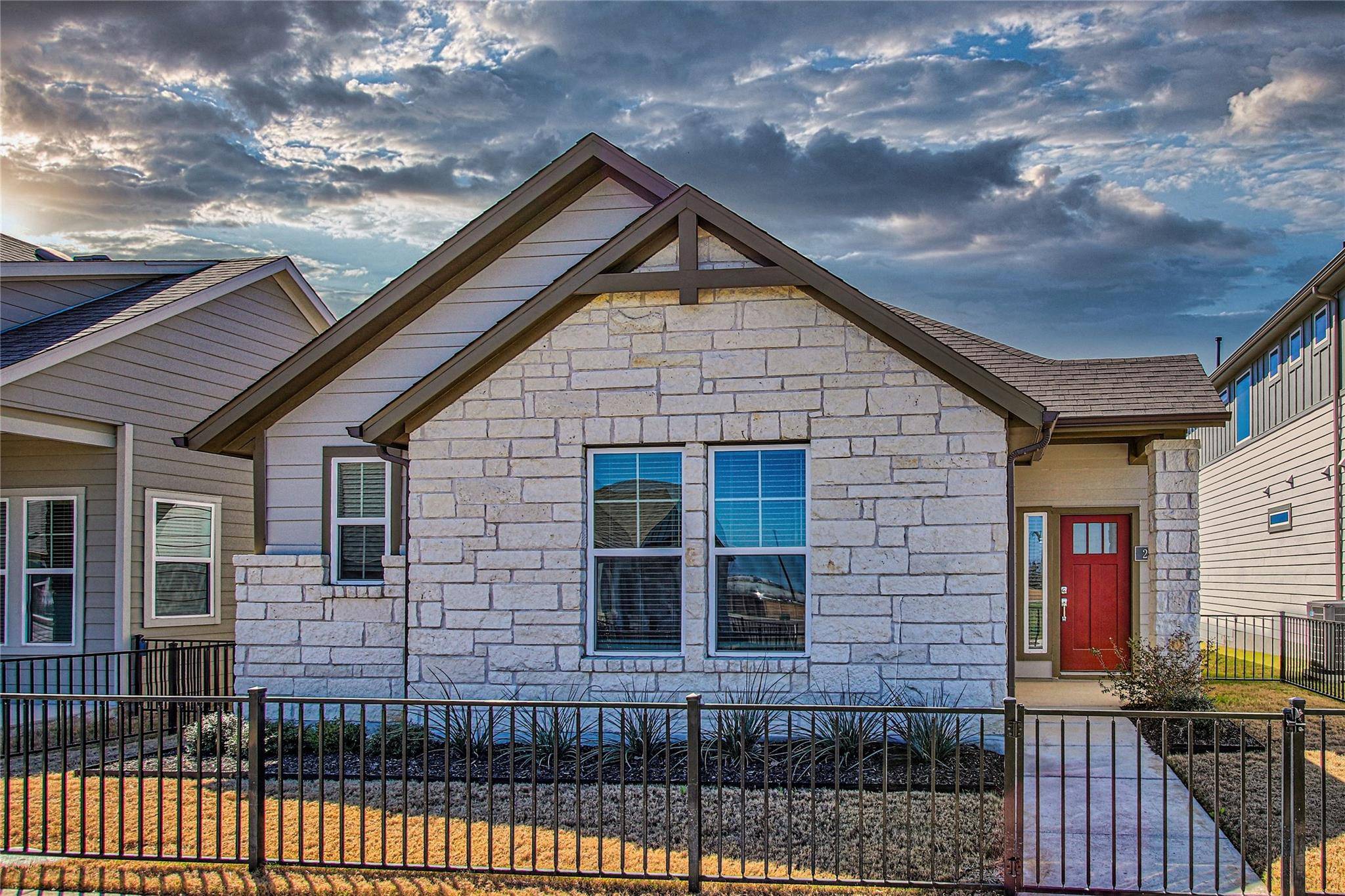 219 Pinnacle LN, Kyle, TX 78640