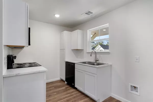 Taylor, TX 76574,2002 2nd ST #402