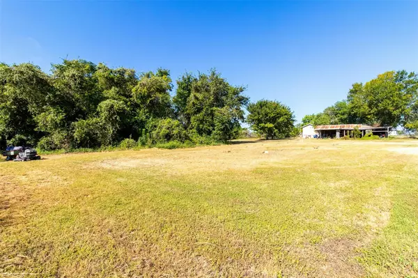 Luling, TX 78648,425 Oakview RD