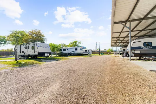 Port O'connor, TX 77982,115 N Byers ST