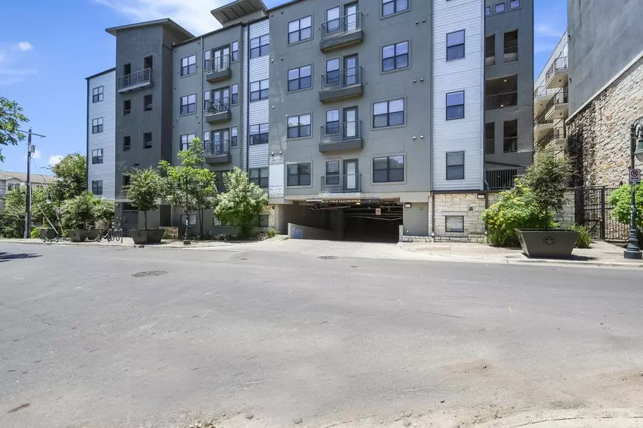 2502 Leon ST #100, Austin, TX 78705