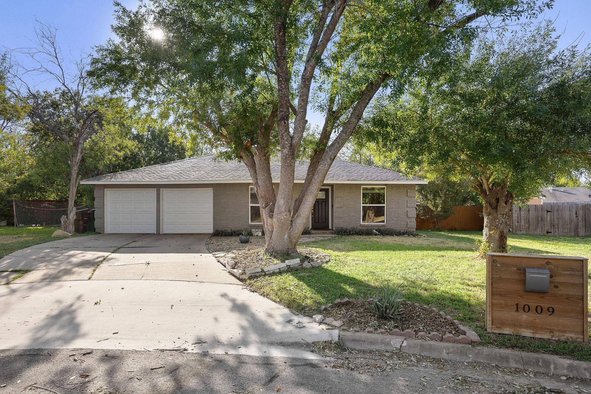 Round Rock, TX 78664,1009 Rolling Green CIR