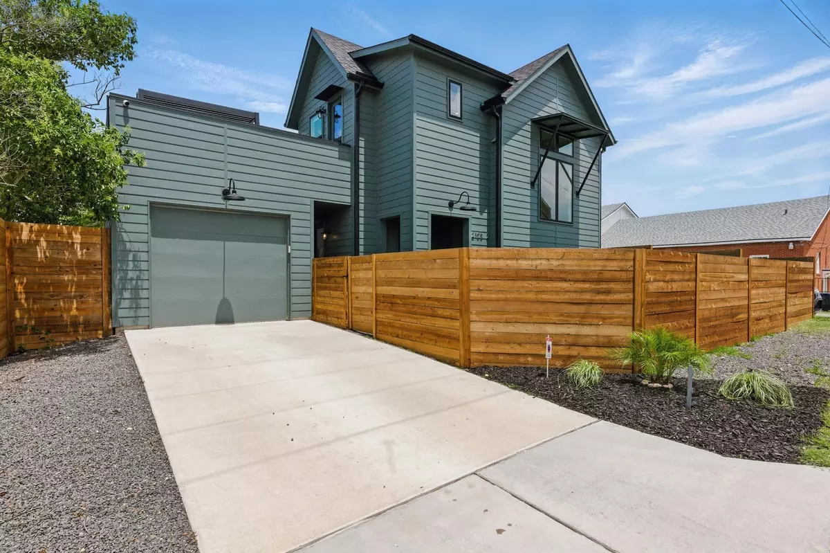 Austin, TX 78702,2105 SL Davis Ave #2