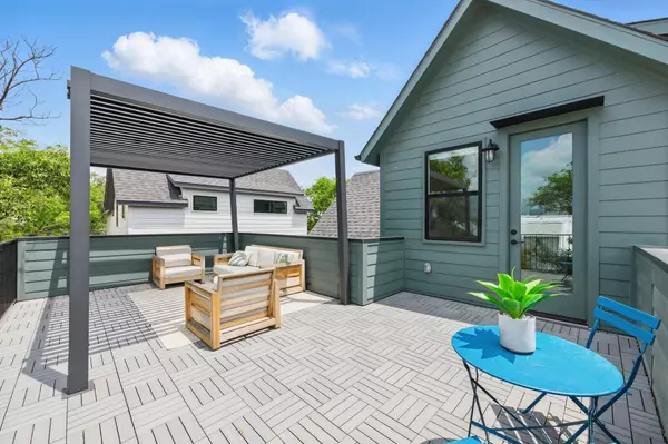 Austin, TX 78702,2105 SL Davis Ave #2