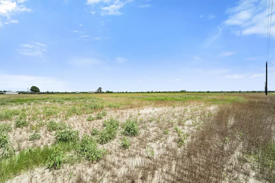 1319 Saddleback DR, Bellville, TX 77418