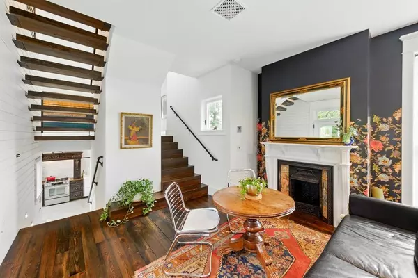 Austin, TX 78702,813 1/2 E 13th ST