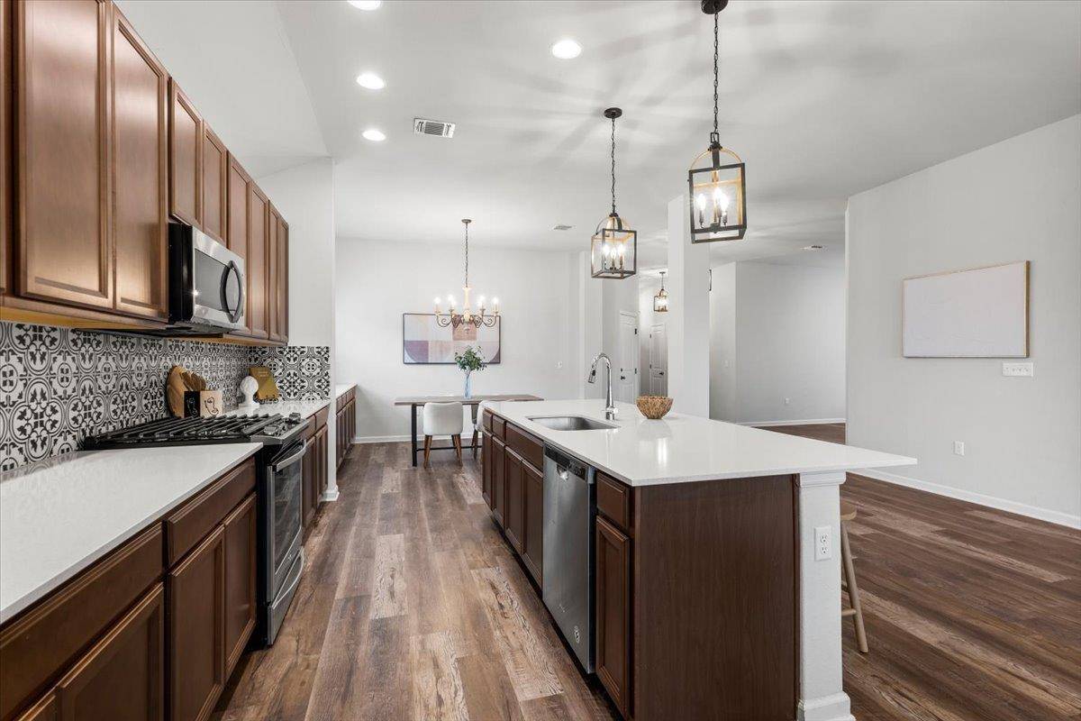 Austin, TX 78744,7909 Catbird LN
