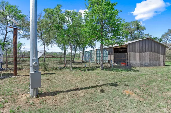 Dale, TX 78616,445 Saint Johns RD