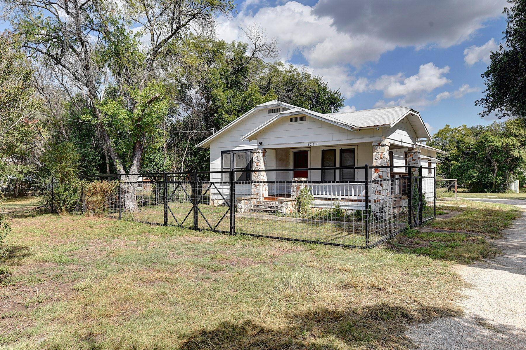 1292 N I-35, New Braunfels, TX 78130