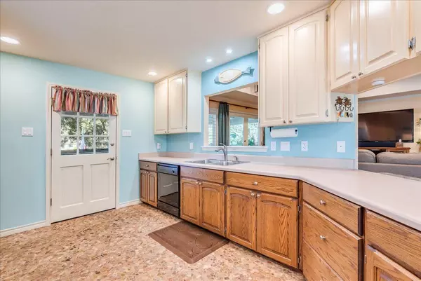 Seguin, TX 78155,472 Turtle LN