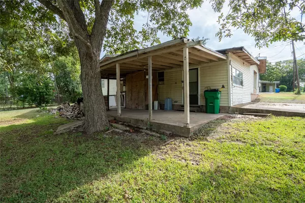 Taylor, TX 76574,1816 Davis ST