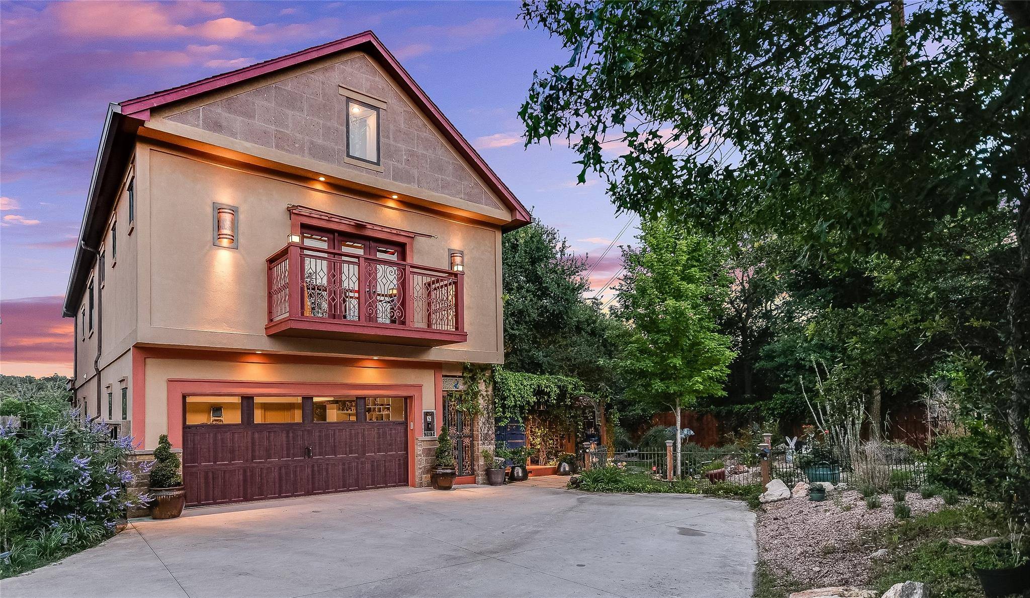 611 N Cuernavaca DR #301, Austin, TX 78733