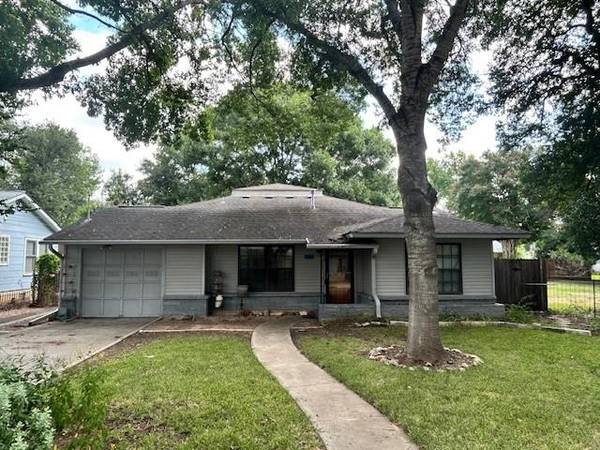 944 N Liberty Ave, New Braunfels, TX 78130