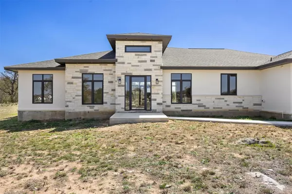 333 Spicewood Trails DR, Spicewood, TX 78669