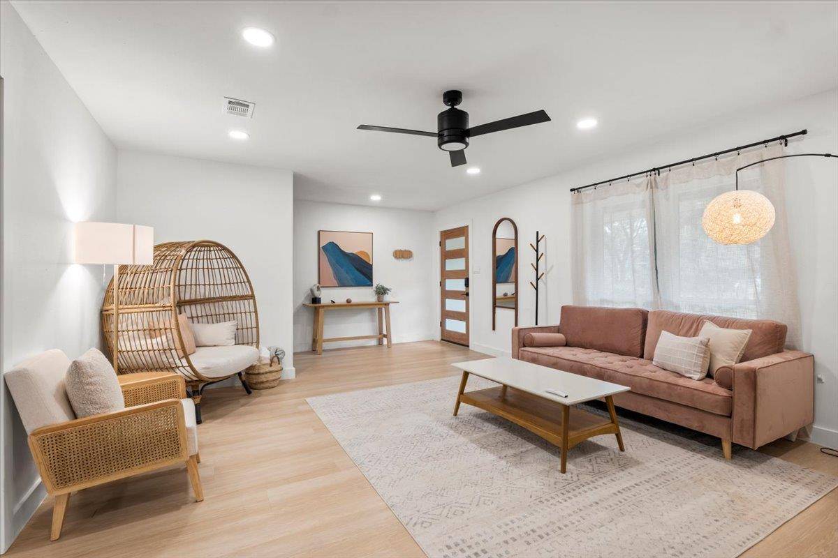 Austin, TX 78750,9005 Balcones Club DR