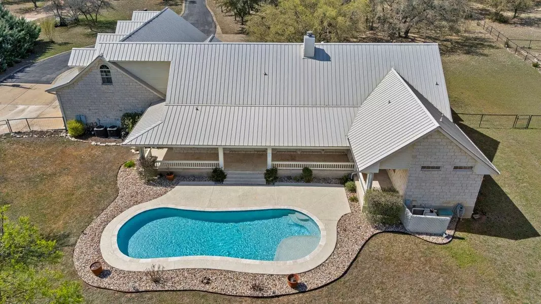 312 Quarterhorse DR, Liberty Hill, TX 78642