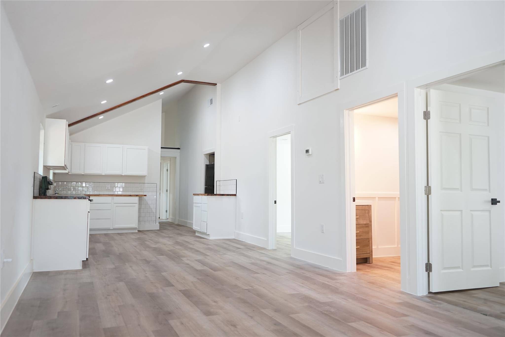 545 W Vaughan ST, Bertram, TX 78605
