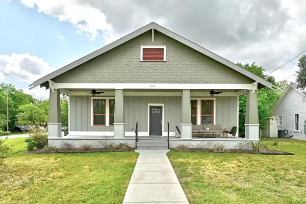 Lockhart, TX 78644,1200 Woodlawn ST