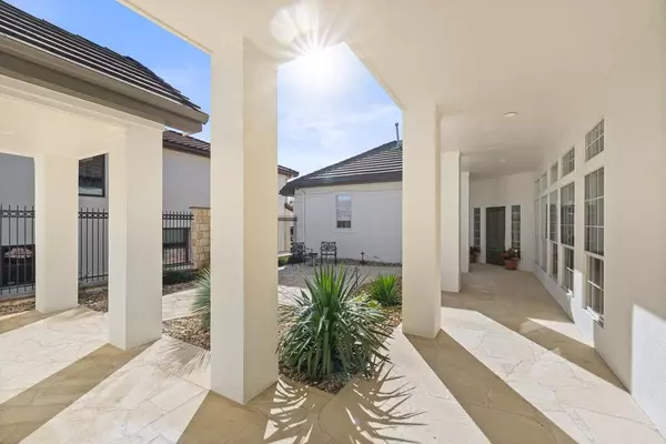 The Hills, TX 78738,6 Radnor DR