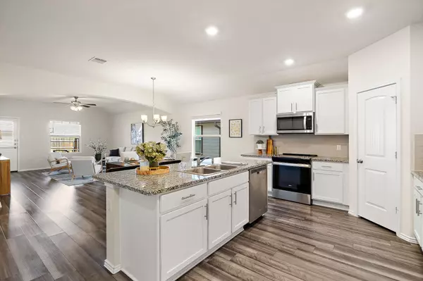 Taylor, TX 76574,1944 T H Johnson DR