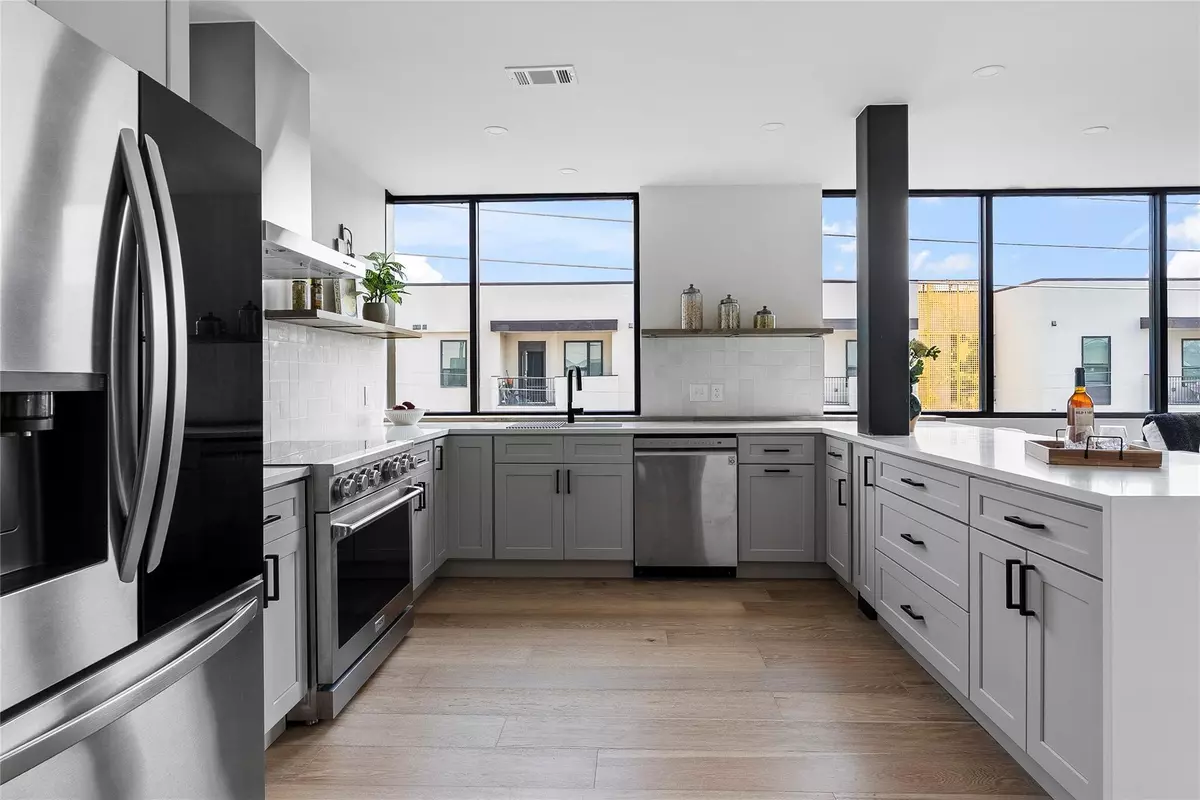 Austin, TX 78702,1800 E 4th ST #396