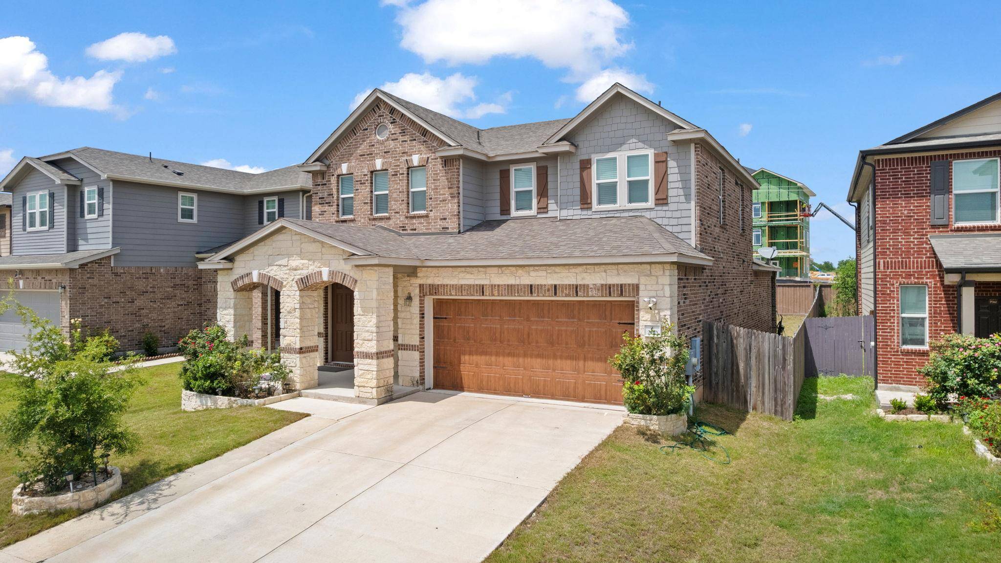 Pflugerville, TX 78660,200 Lemon Light LN