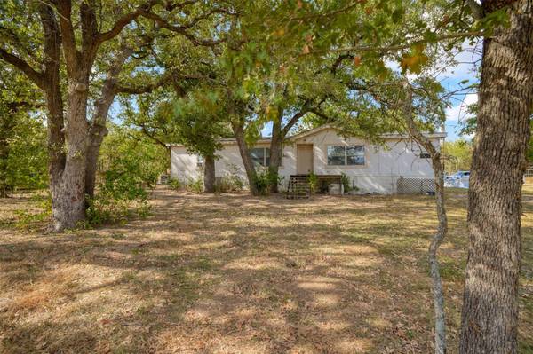 1099 Meadow Run DR, Elgin, TX 78621