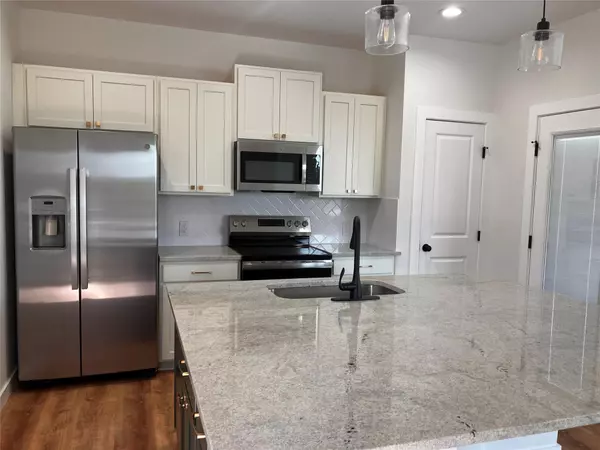 Jonestown, TX 78645,18500 Roundrock RD