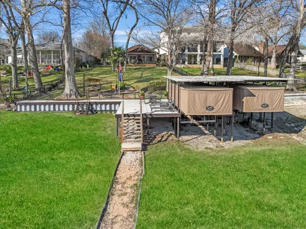 Mcqueeney, TX 78123,875 Gallagher RD