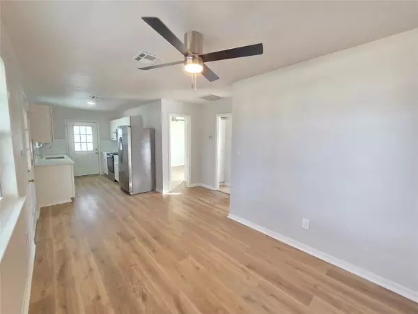 Flatonia, TX 78941,411 W 4th ST #A