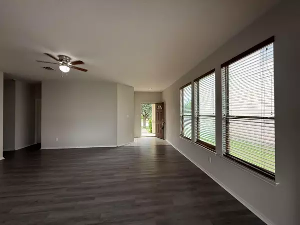 Round Rock, TX 78664,1722 E Mesa Park CV