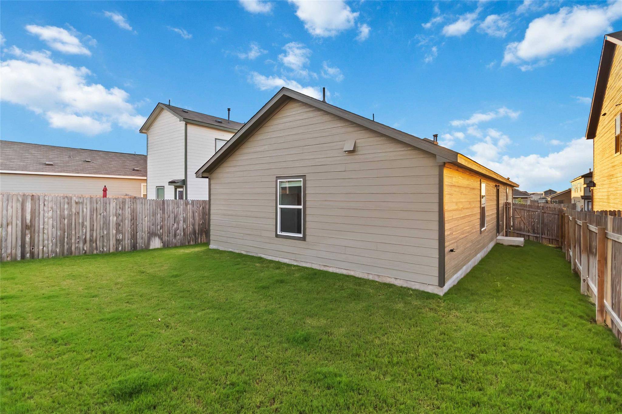 Maxwell, TX 78656,212 Amber GLN