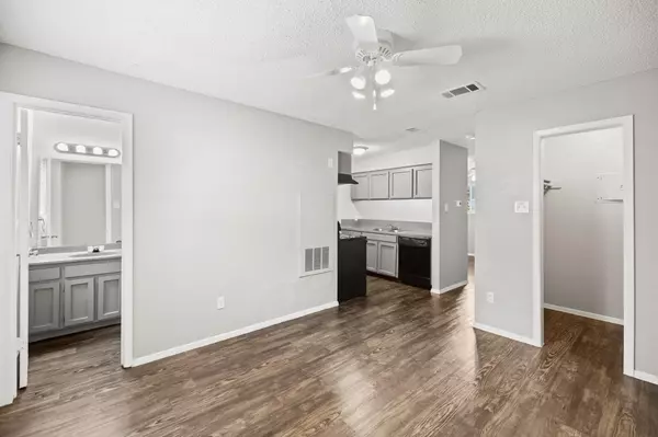 Austin, TX 78704,805 S Center ST #106