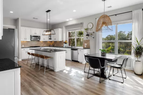 Austin, TX 78732,13612 Flat Top Ranch RD