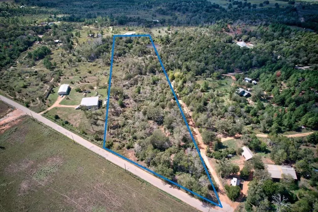 Smithville, TX 78957,123 ABBEY LN