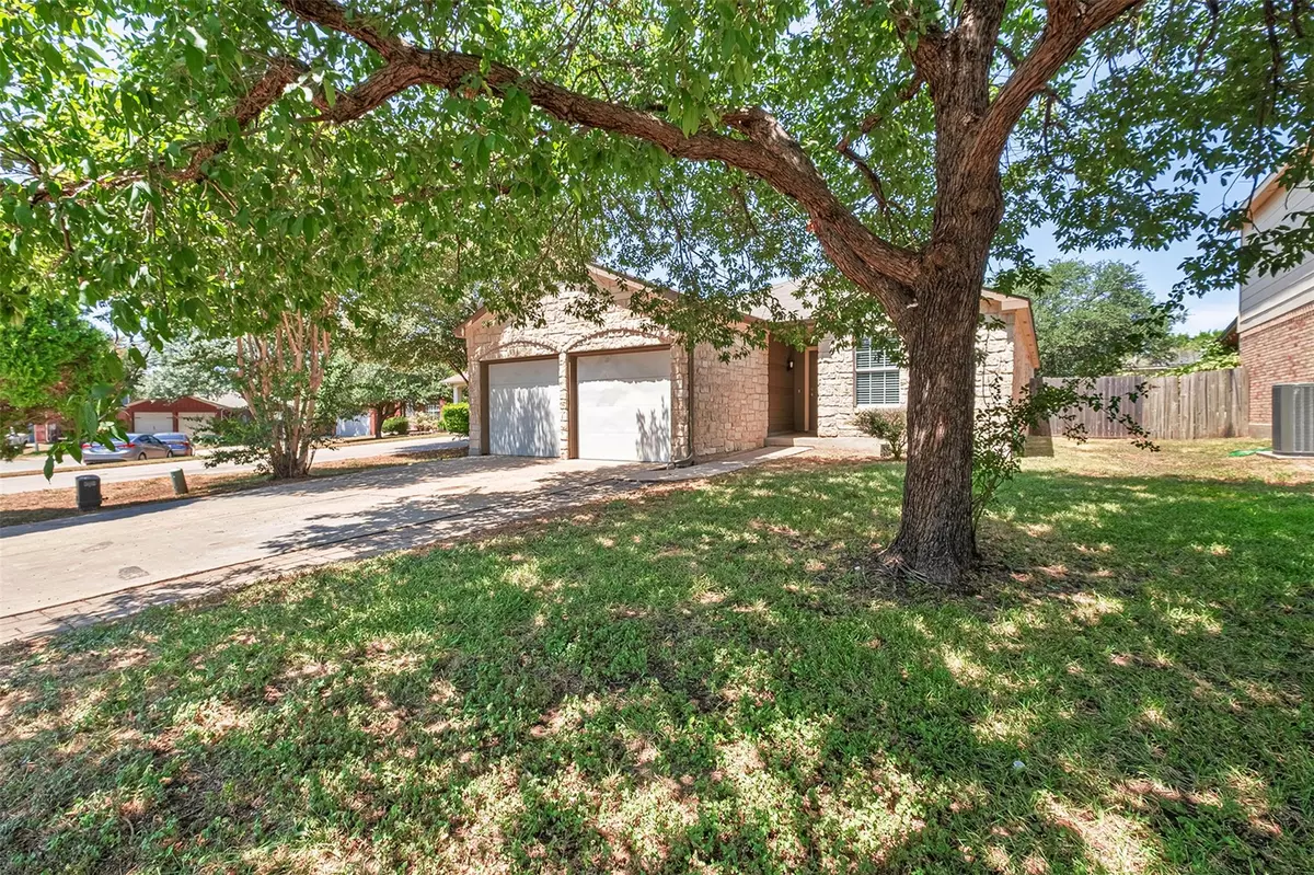 Pflugerville, TX 78660,902 LOW BRIM CV