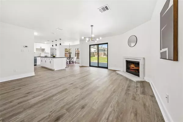 Cedar Park, TX 78613,2003 Carriage Club DR