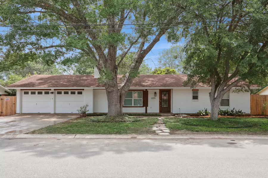 1334 Carnation LN, New Braunfels, TX 78130
