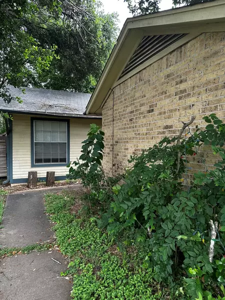 8000 Clydesdale DR #B, Austin, TX 78745