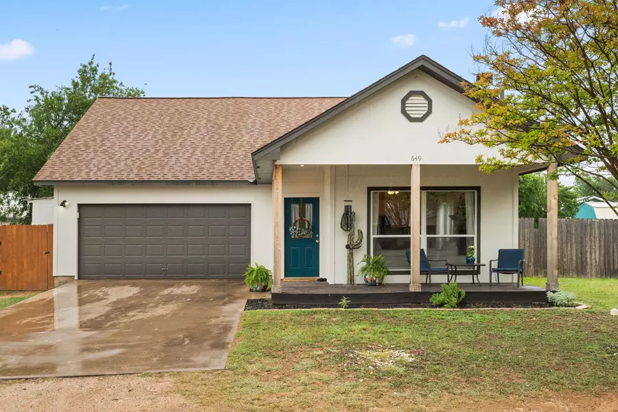 649 Aspen LN, Cottonwood Shores, TX 78657