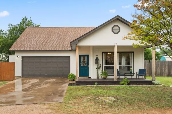 649 Aspen LN, Cottonwood Shores, TX 78657