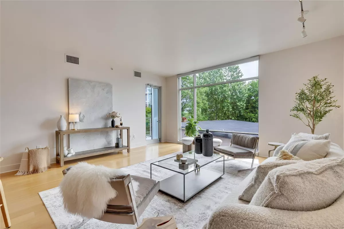 Austin, TX 78704,210 Lee Barton DR #308