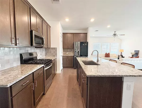 Del Valle, TX 78617,15308 Grenadine Bloom CV