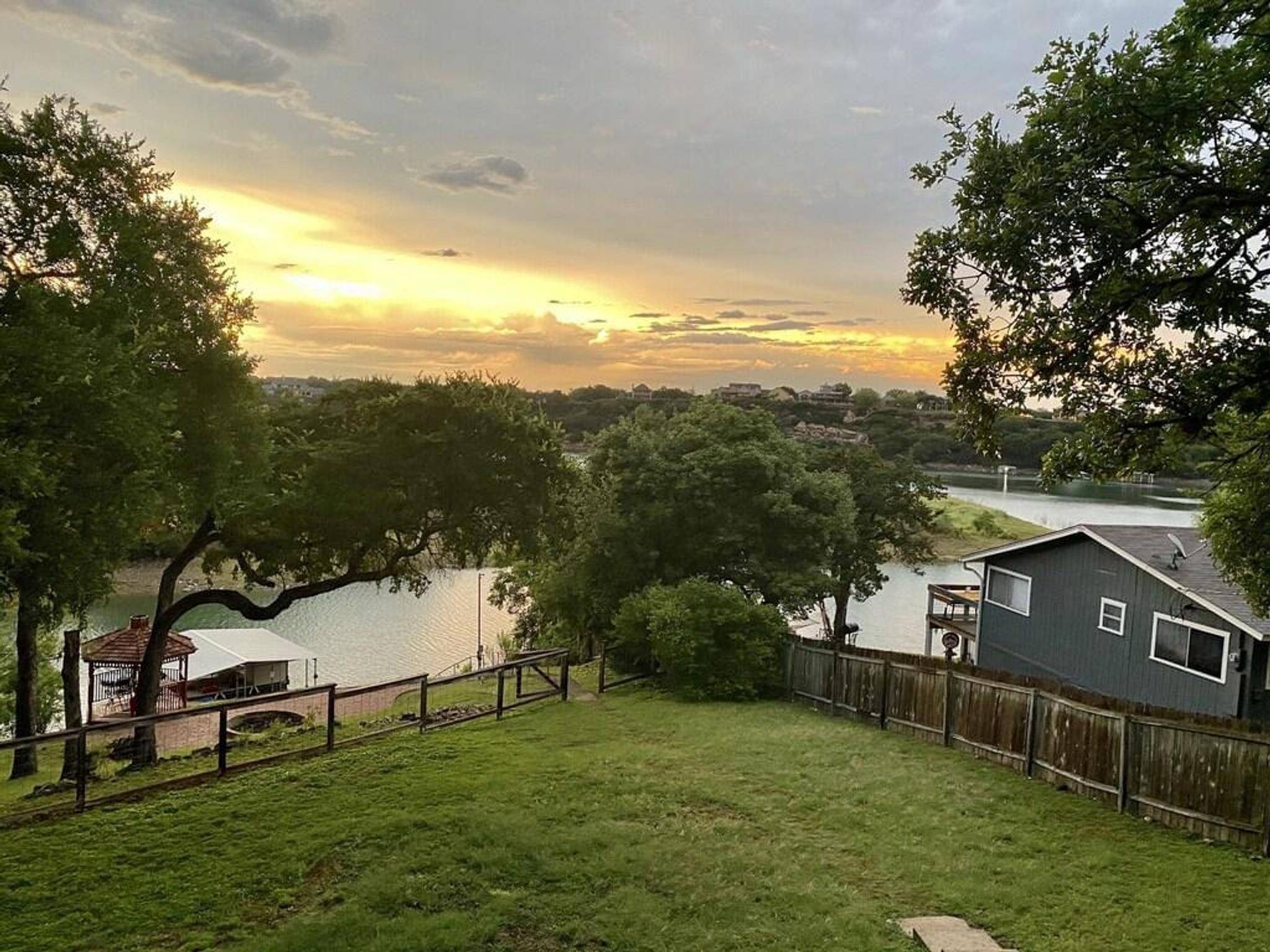 25420 Cove DR, Spicewood, TX 78669